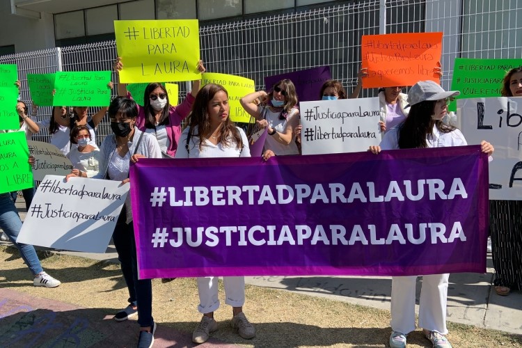 VAN POR AMPARO. En la protesta no sólo se pidió la libertad de Laura, sino indagar al directivo de Mega que presuntamente la acosó, pero esta última solicitud fue desechada. (Foto: Archivo NTR/JAM)